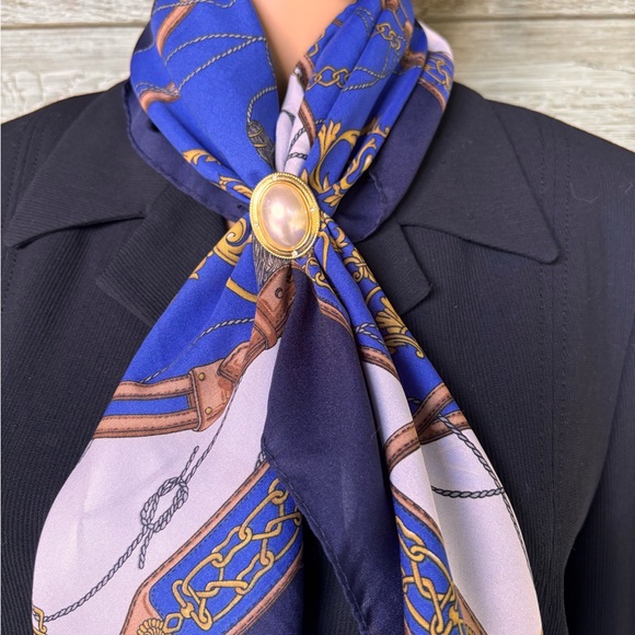 Pearl & Rhinestone Scarf Clip/Ring - Picture 6 of 13